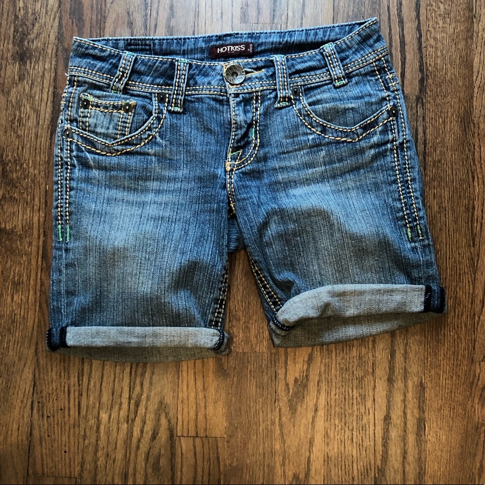 Hot kiss shorts